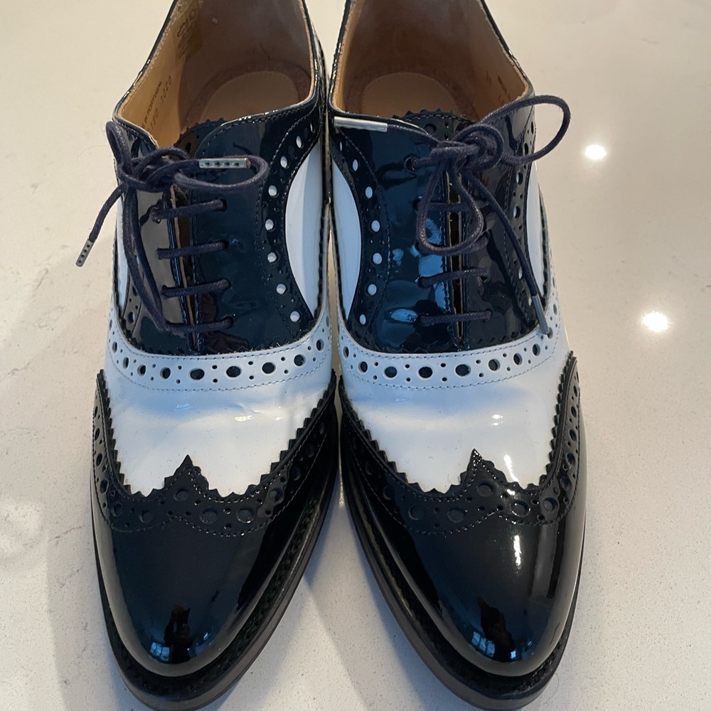 Chic Black and White Women's Brogue Loafers - Picture 3 of 9